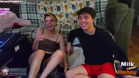 MilkandHoney online show from November 6, 2025, 6:25 am