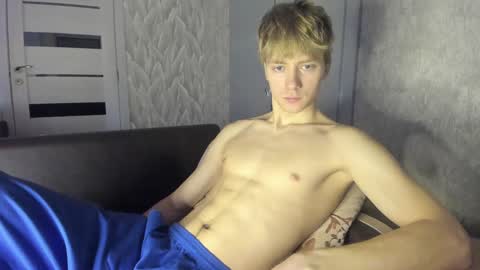 Snapshot of milkiwy chatting on January 21, 2025, 5:49 am Isaac online show from January 21, 2025, 5:49 am