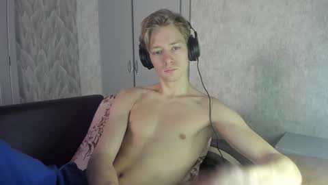 Snapshot of milkiwy chatting on January 29, 2025, 6:22 am Isaac online show from January 29, 2025, 6:22 am