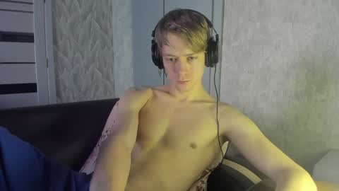 Snapshot of milkiwy chatting on January 30, 2025, 5:41 am Isaac online show from January 30, 2025, 5:41 am