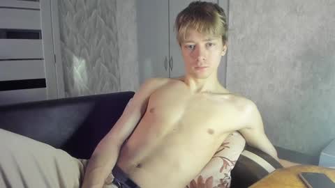 Snapshot of milkiwy chatting on February 1, 2025, 5:39 am Isaac online show from February 1, 2025, 5:39 am