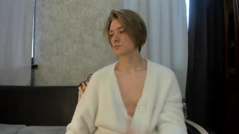 Isaac online show from December 14, 2025, 9:36 am