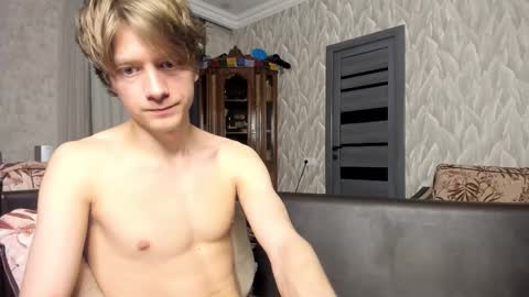 Isaac online show from March 26, 2026, 8:25 pm