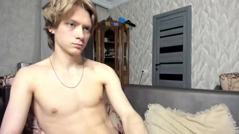 Snapshot of milkiwy chatting on May 13, 2026, 9:33 pm Isaac online show from May 13, 2026, 9:33 pm