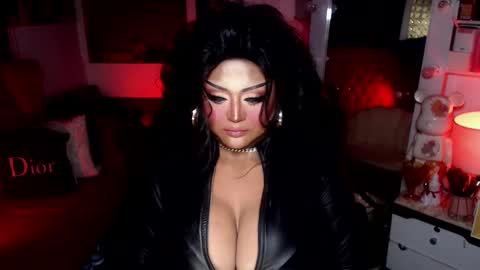 milkshakelavinia online show from February 2, 2025, 6:42 pm