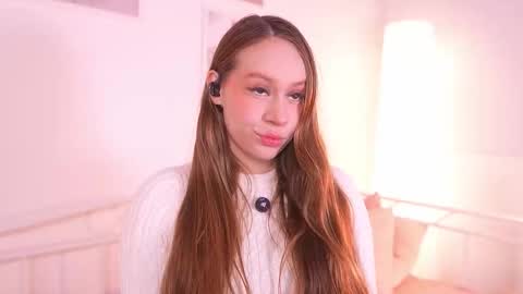 milky_0 online show from October 19, 2025, 11:05 pm