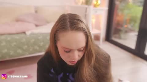 milky_0 online show from April 20, 2026, 7:04 pm