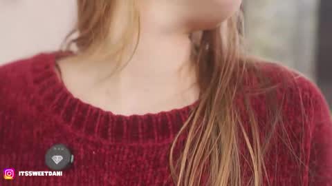 milky_0 online show from April 23, 2026, 7:49 pm