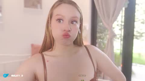 Snapshot of milky_0 chatting on July 17, 2026, 7:08 pm milky_0 online show from July 17, 2026, 7:08 pm