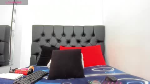 Snapshot of milky_lau_18 chatting on January 26, 2025, 12:33 pm milky_lau_18 online show from January 26, 2025, 12:33 pm