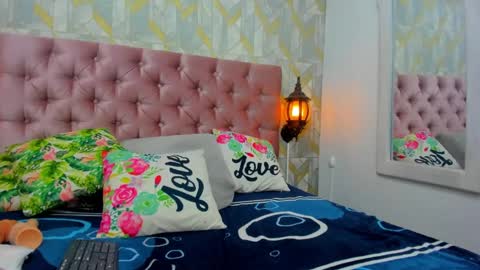 Snapshot of milky_lau_18 chatting on February 1, 2025, 12:29 am milky_lau_18 online show from February 1, 2025, 12:29 am