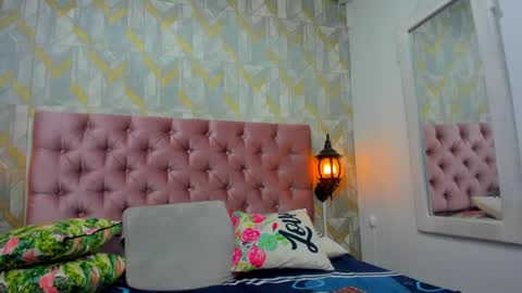 Snapshot of milky_lau_18 chatting on February 1, 2025, 6:32 am milky_lau_18 online show from February 1, 2025, 6:32 am