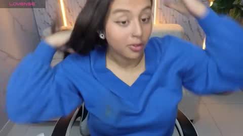 Snapshot of milky_tx chatting on October 8, 2025, 3:04 am Online 2200 to 600 online show from October 8, 2025, 3:04 am