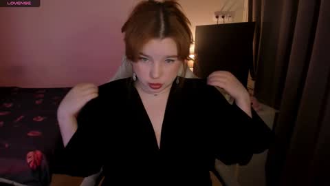 Snapshot of milky_wayx chatting on December 9, 2024, 5:07 am Lisa online show from December 9, 2024, 5:07 am