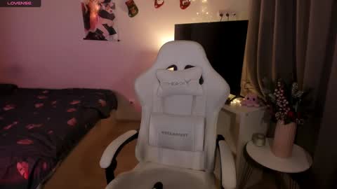 Snapshot of milky_wayx chatting on December 25, 2024, 11:11 am Lisa online show from December 25, 2024, 11:11 am