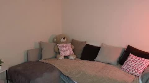 Ula online show from April 4, 2026, 4:37 pm