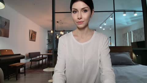 milla bella online show from February 27, 2026, 7:03 pm