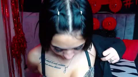 Violeta online show from March 4, 2025, 9:32 pm