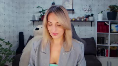 MillaXQueen online show from February 11, 2026, 3:50 pm