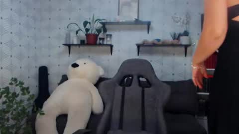 Snapshot of millaxqueen chatting on June 30, 2026, 4:30 pm MillaXQueen online show from June 30, 2026, 4:30 pm