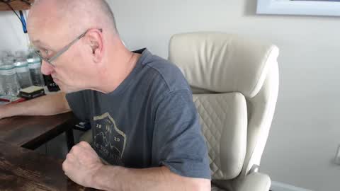 millenium0129 online show from October 8, 2025, 5:32 pm