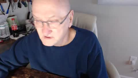 millenium0129 online show from December 22, 2025, 1:35 am