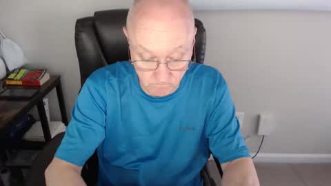 millenium0129 online show from April 15, 2026, 6:37 pm