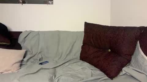 SlimnHungOH online show from December 18, 2025, 1:22 am