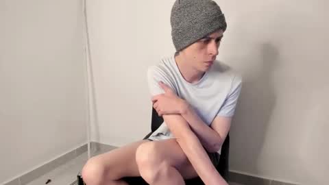 SlimnHungOH online show from April 15, 2026, 8:42 pm