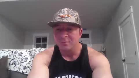 Snapshot of millertimenow34 chatting on November 17, 2025, 12:27 am millertime feet bigcock hairy straight muscles online show from November 17, 2025, 12:27 am