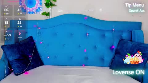 Milly online show from November 20, 2025, 2:01 am