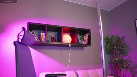 Snapshot of millie_volturi chatting on July 2, 2026, 1:06 pm millie_volturi online show from July 2, 2026, 1:06 pm