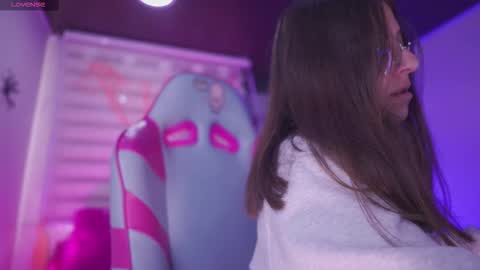 MILLY online show from October 29, 2025, 5:04 pm