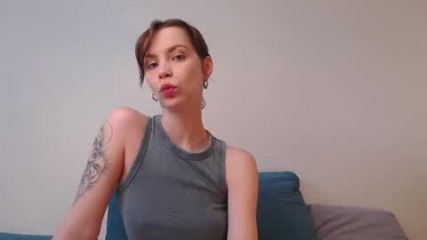 Milly online show from October 8, 2025, 7:17 am