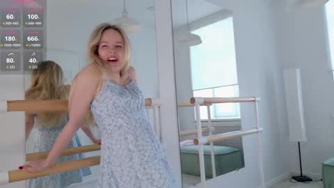 Snapshot of milly_shy chatting on May 26, 2026, 7:04 am Milly online show from May 26, 2026, 7:04 am