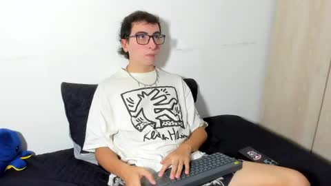 Snapshot of milogm_ chatting on July 1, 2026, 7:46 pm milogm_ online show from July 1, 2026, 7:46 pm