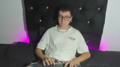 Snapshot of milogm_ chatting on July 2, 2026, 8:37 pm milogm_ online show from July 2, 2026, 8:37 pm