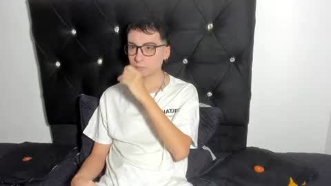 Snapshot of milogm_ chatting on July 9, 2026, 7:07 pm milogm_ online show from July 9, 2026, 7:07 pm