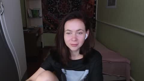 Mila online show from September 17, 2025, 8:16 am