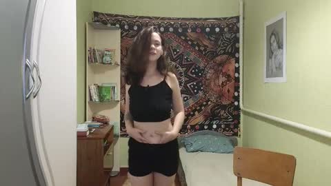Mila online show from September 22, 2025, 10:06 am