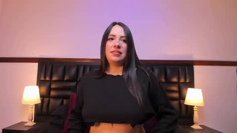 Milu Wallace  online show from February 15, 2025, 11:03 pm