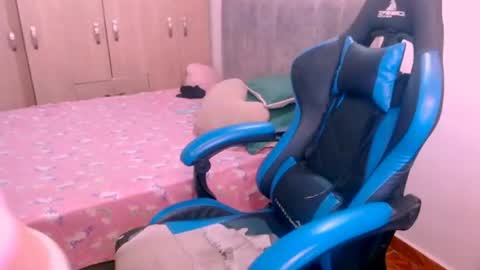 Snapshot of miluu_444 chatting on June 24, 2026, 1:37 am miluu_444 online show from June 24, 2026, 1:37 am