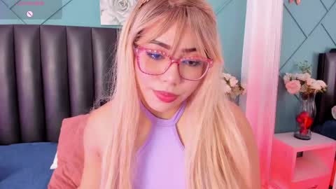 Snapshot of miluvegaa_ chatting on May 9, 2026, 12:10 pm MiLu online show from May 9, 2026, 12:10 pm
