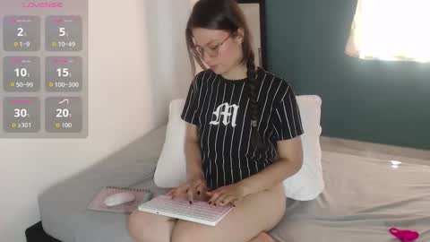 Mily Miley online show from September 26, 2025, 9:41 pm