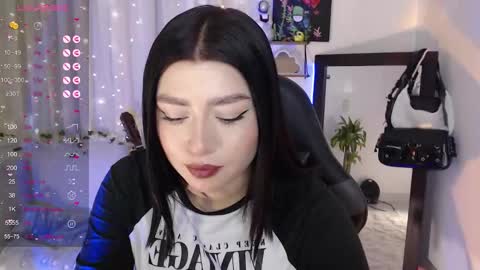 Mily online show from October 19, 2025, 7:58 pm