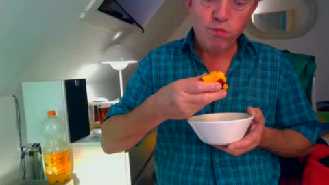 Snapshot of milymen26 chatting on July 19, 2026, 8:12 pm Milymen26 Polish man master fereskik straight mature online show from July 19, 2026, 8:12 pm