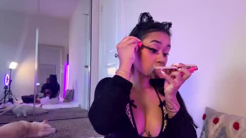 Mimi Baby online show from October 23, 2025, 5:12 pm