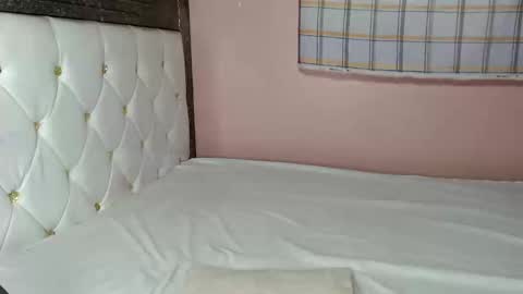 mimiebony online show from April 9, 2026, 6:52 am