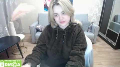 mimimishel_69 online show from February 5, 2026, 11:31 pm