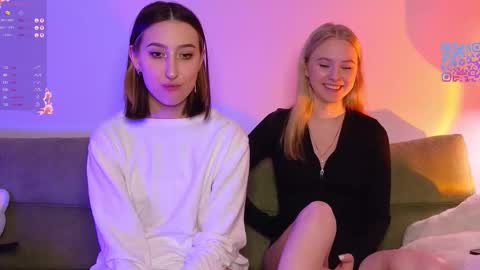 Snapshot of mimipaws chatting on February 5, 2026, 8:02 pm MilaBlack and StacyBlonde Today unboxing Lovens OMG online show from February 5, 2026, 8:02 pm